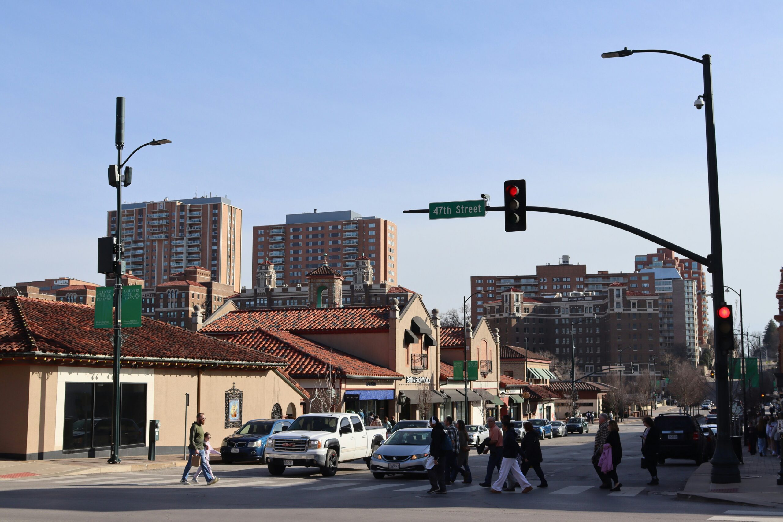 Downtown Kansas City Missouri plaza and skyline representing Kansas City industrial broker opinion of value